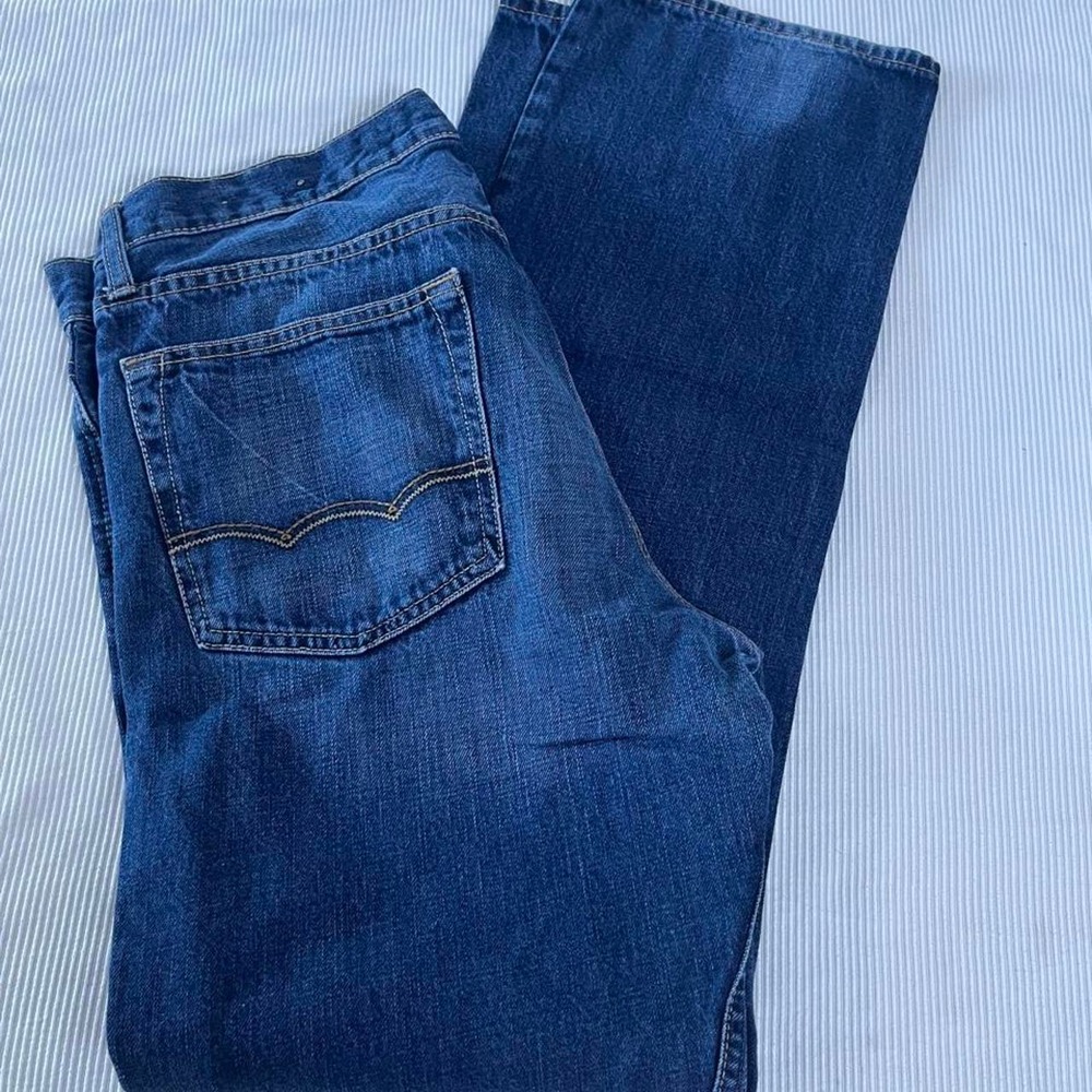 Men's American Eagle -relaxed straight blue jeans. Size 33x34